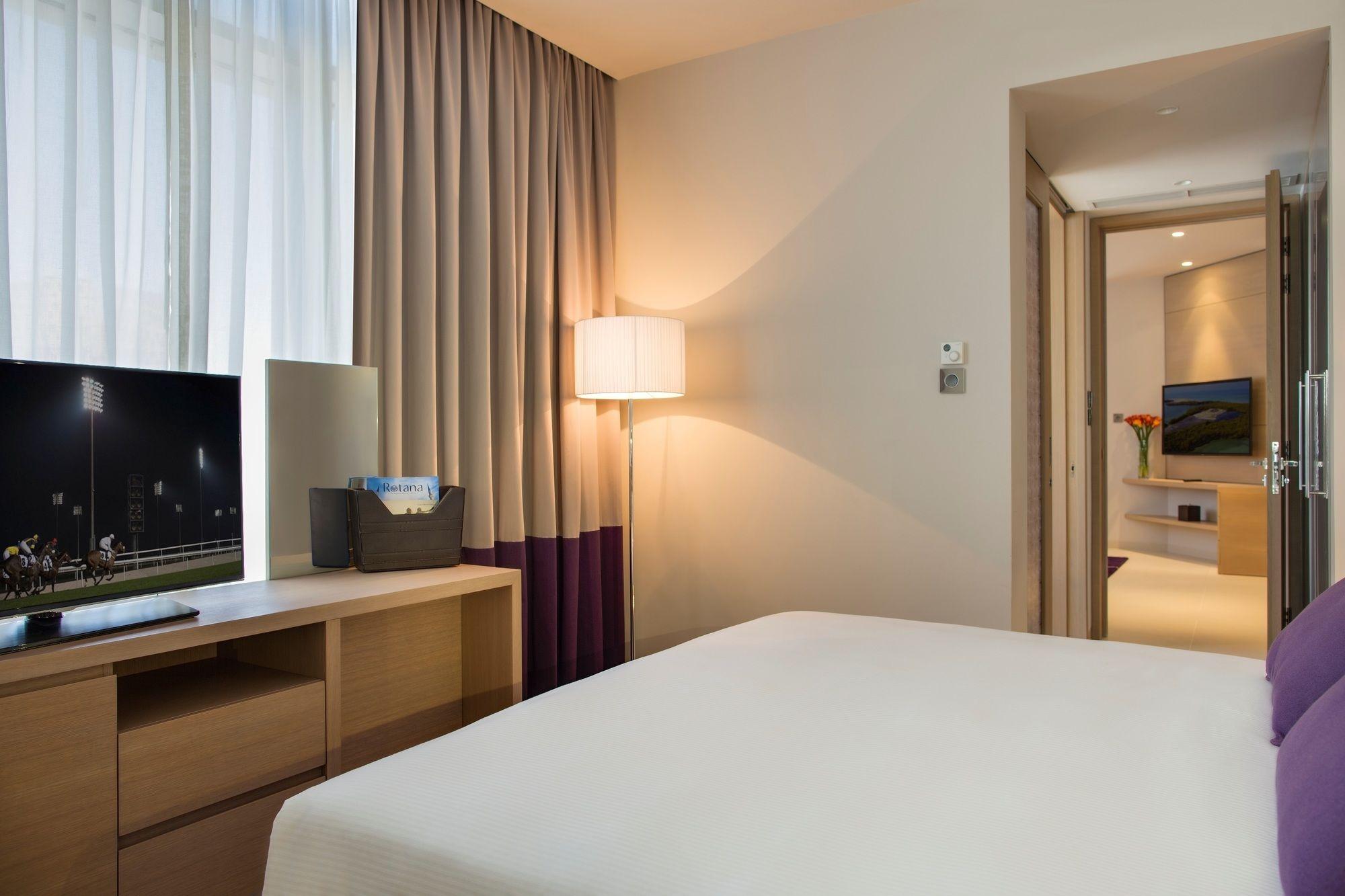 Capital Centre Arjaan By Rotana Aparthotel Абу Даби Екстериор снимка